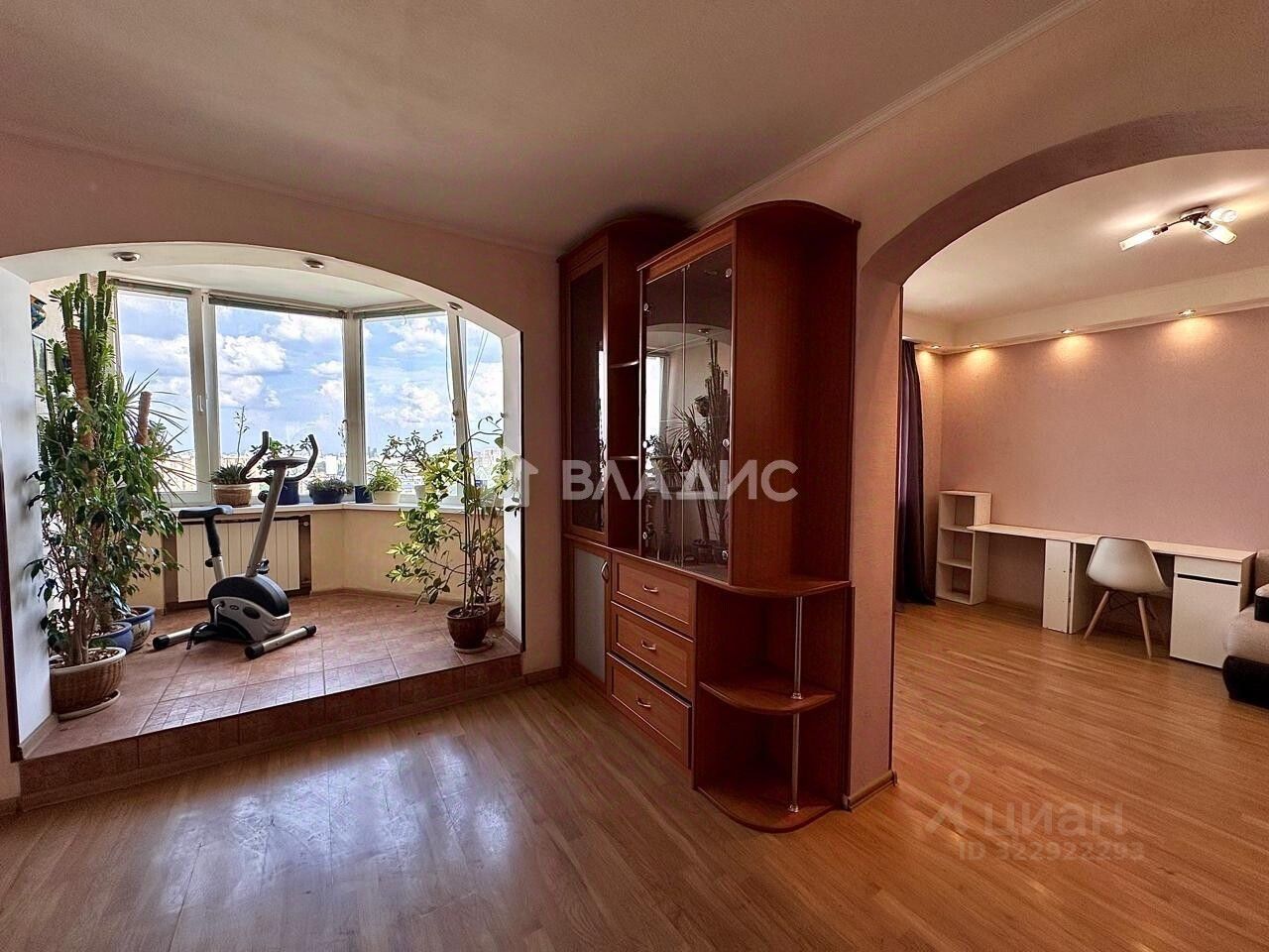 Продажа 4-комн квартиры на вторичном рынке Нахимовский проспект, 33/2