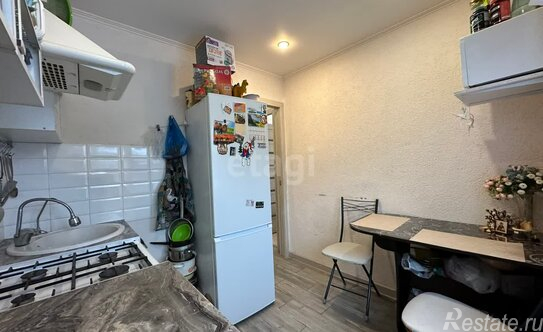 Продажа 2-комн квартиры на вторичном рынке Белоозерский пгт, 50 лет Октября ул,  д. 10