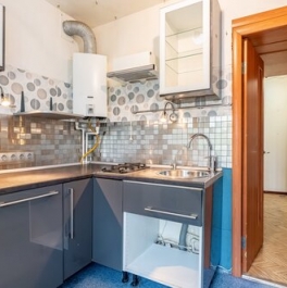 Продажа 2-комн квартиры на вторичном рынке Пушкин г, Алексея Толстого б-р,  д. 10