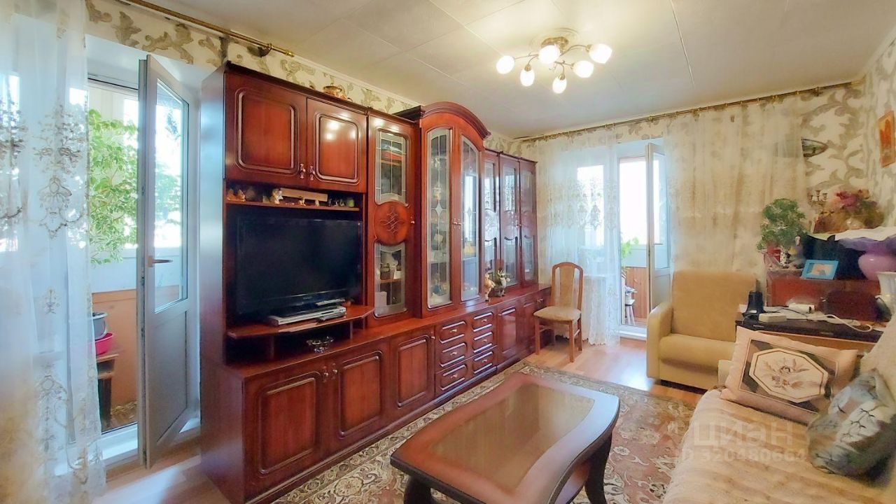 Продажа 3-комн квартиры на вторичном рынке Ириновский проспект, 21К1