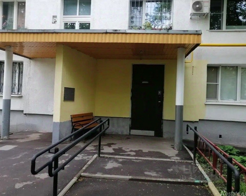 Продажа 2-комн квартиры на вторичном рынке Доброслободская улица,  д. 12