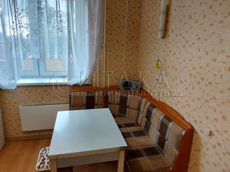 Продажа 1-комн квартиры на вторичном рынке Красное Село, Красногородская,  д. 13,  к. 1