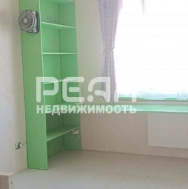 Продажа 4-комн квартиры на вторичном рынке Шушары п,  д. 8 к2