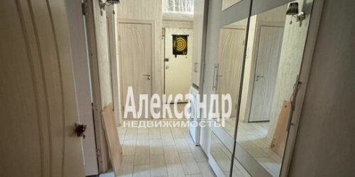 3-комн квартира Долгоозёрная улица,  д. 18