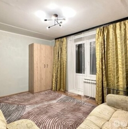 Аренда 2-комн квартиры на вторичном рынке Изумрудная улица,  д. 24 к2