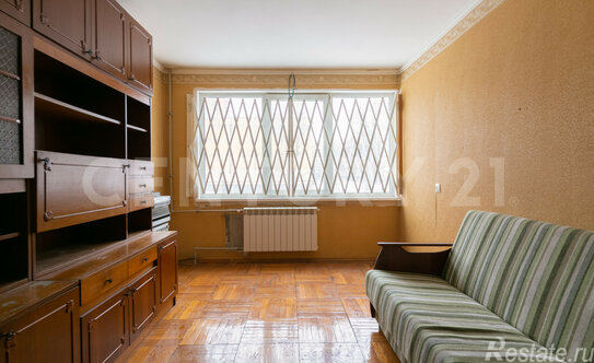 Продажа 4-комн квартиры на вторичном рынке улица Морской Пехоты,  д. 8 к1