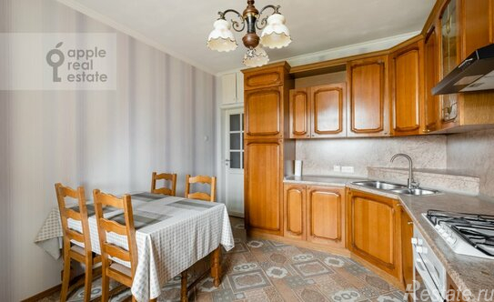 Аренда 4-комн квартиры на вторичном рынке улица Генерала Ермолова,  д. 10/6