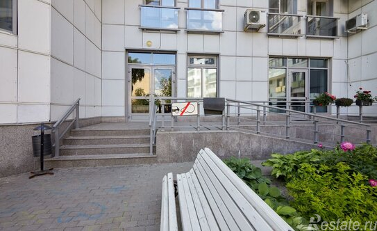 Продажа 4-комн квартиры на вторичном рынке Весковский переулок,  д. 3