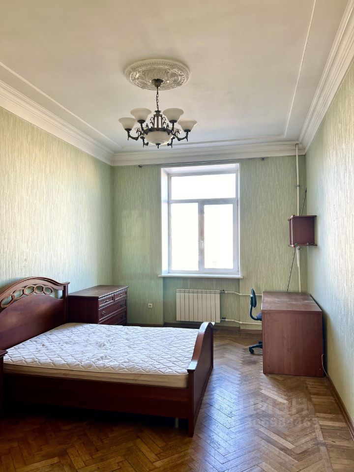 Продажа 3-комн квартиры на вторичном рынке Московский проспект, 182