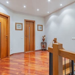 Продажа 3-комн квартиры на вторичном рынке Симферопольский б-р,  д. 29 к8