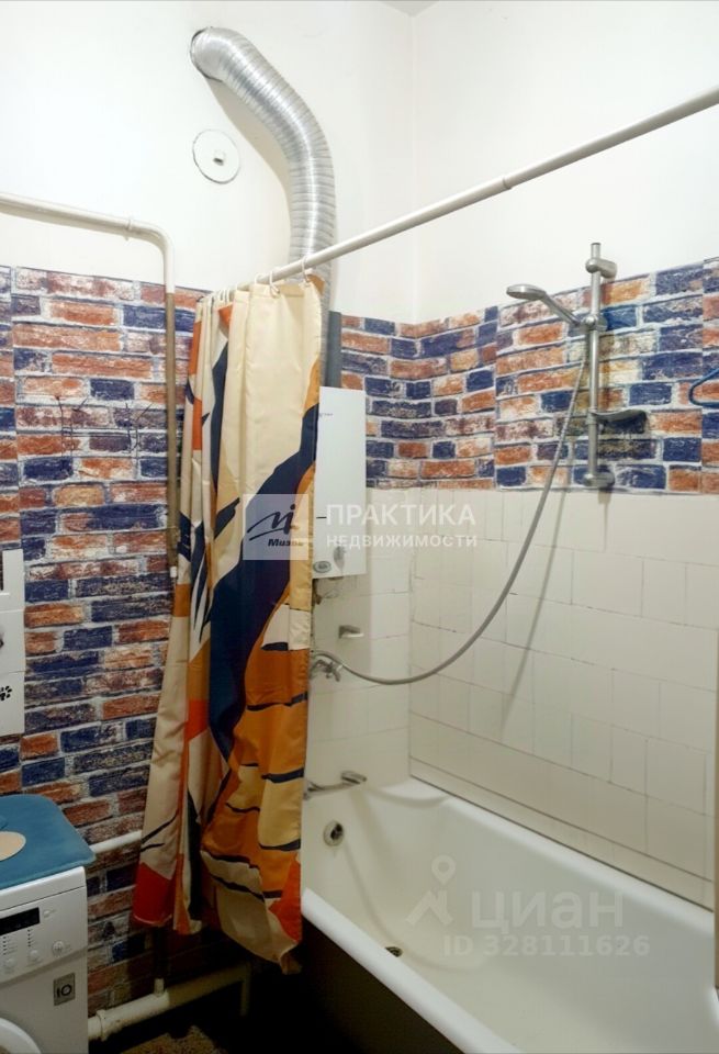 Продажа 4-комн квартиры на вторичном рынке Часовая улица, 15