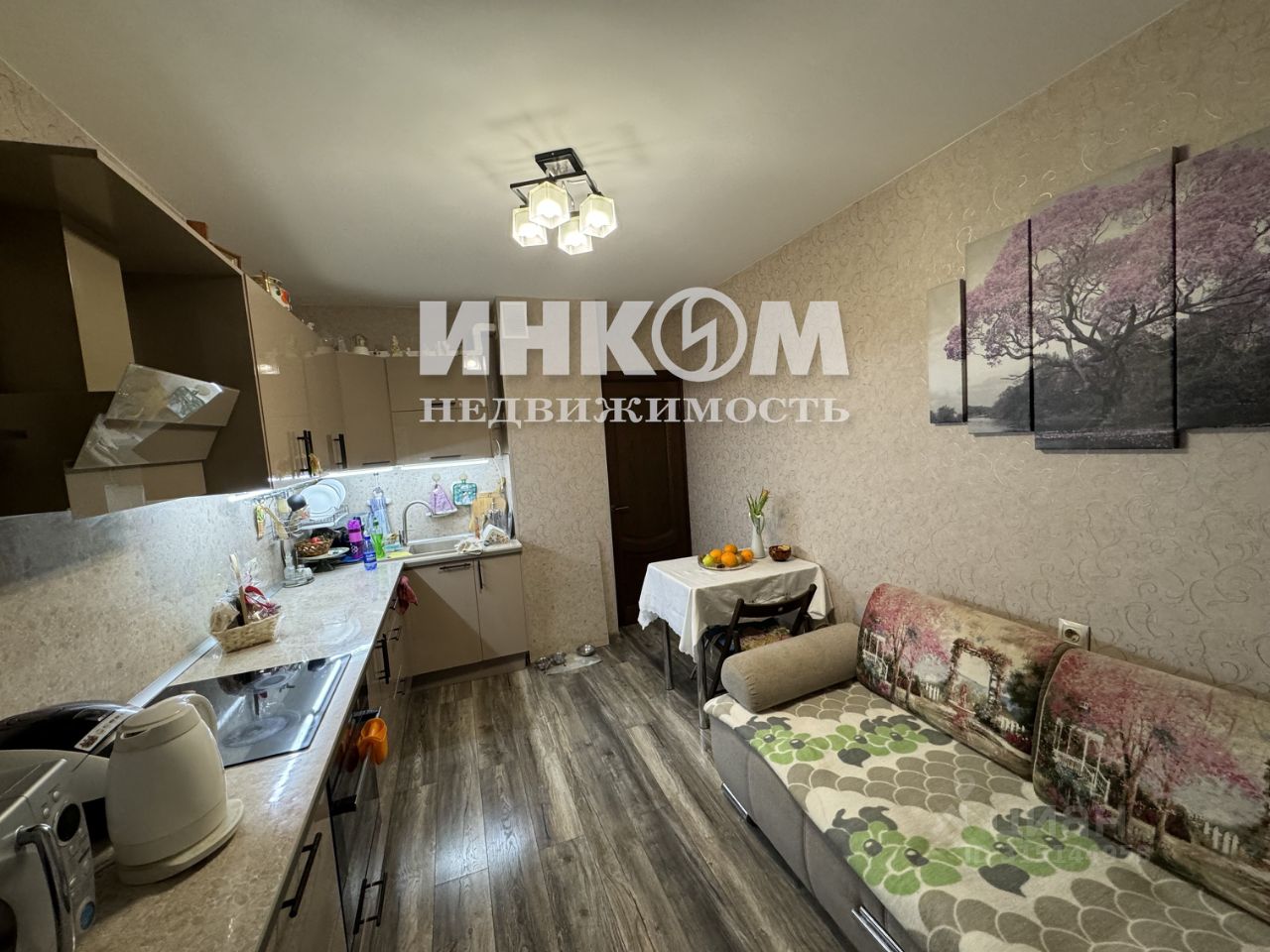 Продажа 2-комн квартиры на вторичном рынке Изюмская улица, 47К2