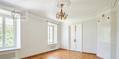 4-комн квартира улица Чаплыгина,  д. 10