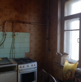Продажа 2-комн квартиры на вторичном рынке Мариупольская улица,  д. 4