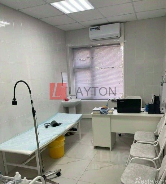 Продажа торгового помещения улица Юных Ленинцев,  д. 42 с1
