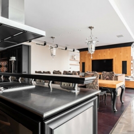 Продажа 5-комн квартиры на вторичном рынке ул Климашкина,  д. 17,  к. 2