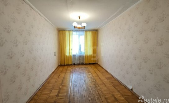 Продажа 3-комн квартиры на вторичном рынке Киришский район, улица Строителей,  д. 26