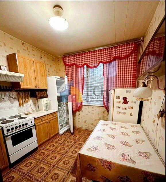 Продажа 2-комн квартиры на вторичном рынке улица Раменки, 25К2