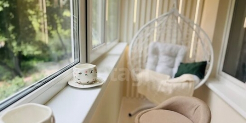 3-комн квартира улица Алексея Свиридова,  д. 1