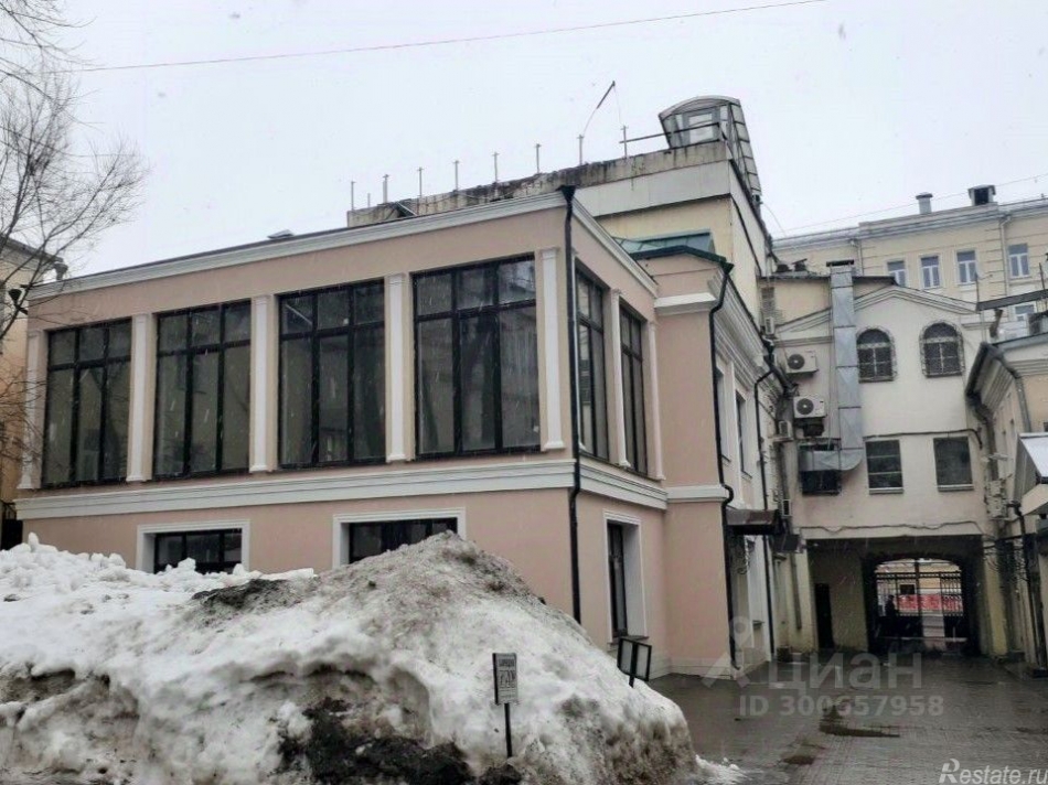 Продажа отдельного здания улица Петровка,  д. 21 с1