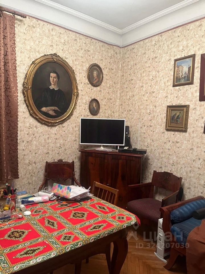 Продажа 2-комн квартиры на вторичном рынке улица Академика Лебедева, 10А