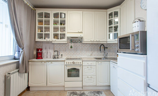 Продажа 3-комн квартиры на вторичном рынке Люсиновская улица