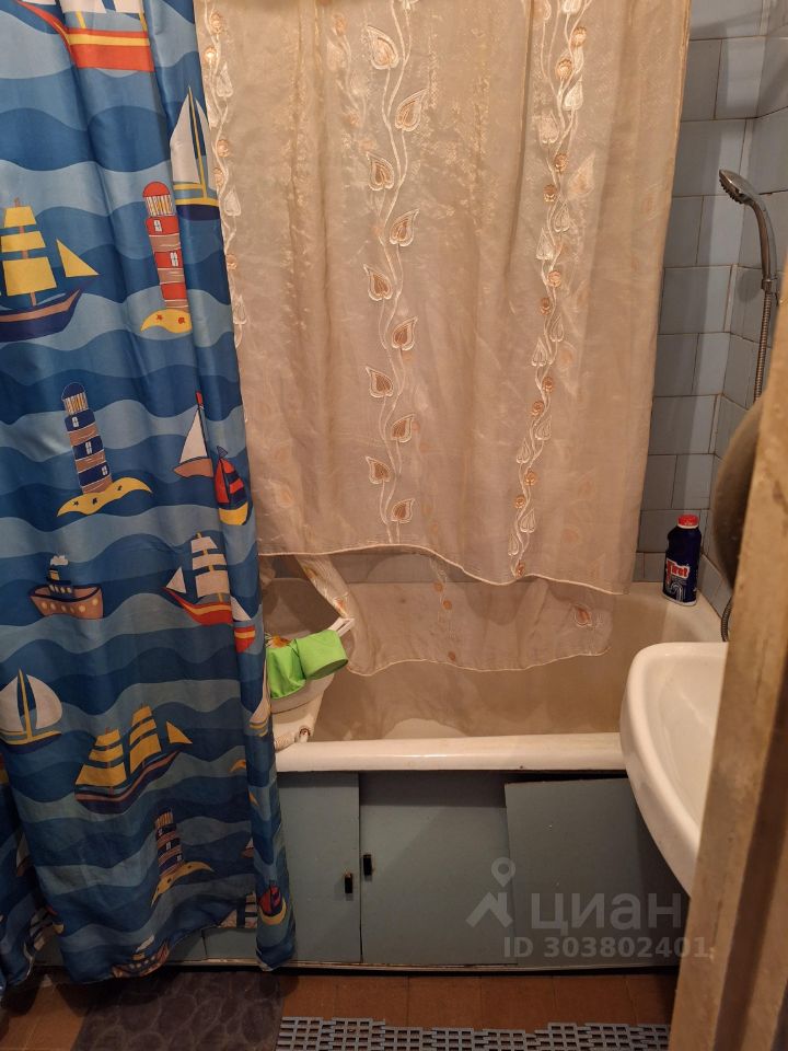 Продажа 2-комн квартиры на вторичном рынке Светлановский проспект, 105