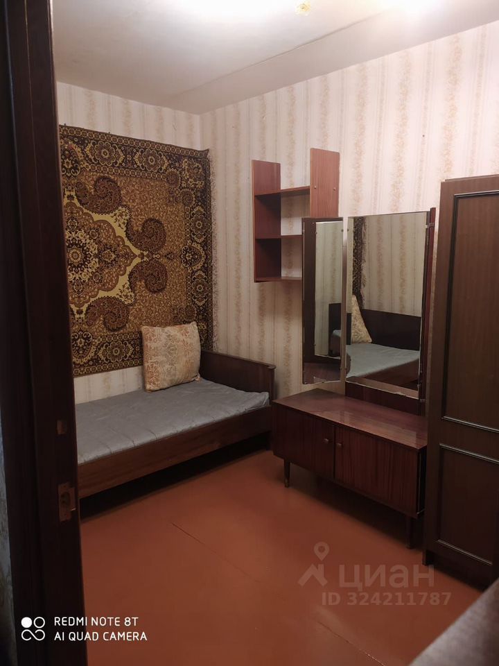 Продажа 2-комн квартиры на вторичном рынке Большие Вяземы пгт, улица Городок-17, 5