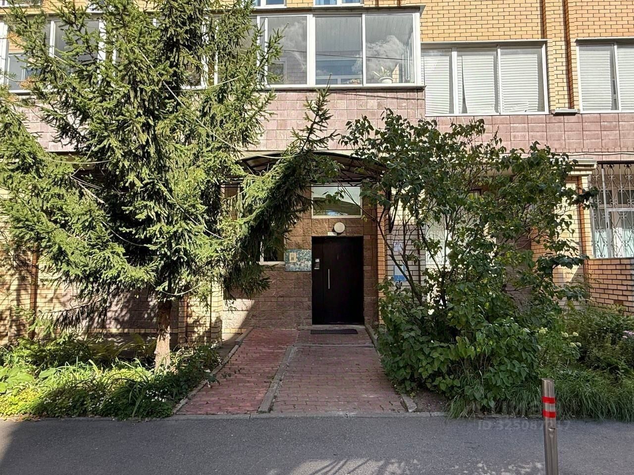 Продажа 3-комн квартиры на вторичном рынке Королев, улица Циолковского, 2а