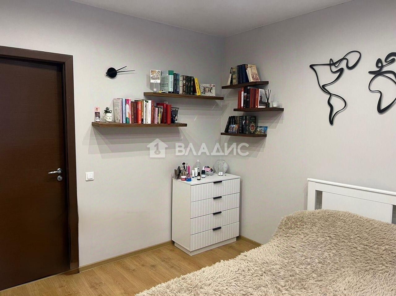 Продажа 3-комн квартиры на вторичном рынке Лермонтовский проспект, 12