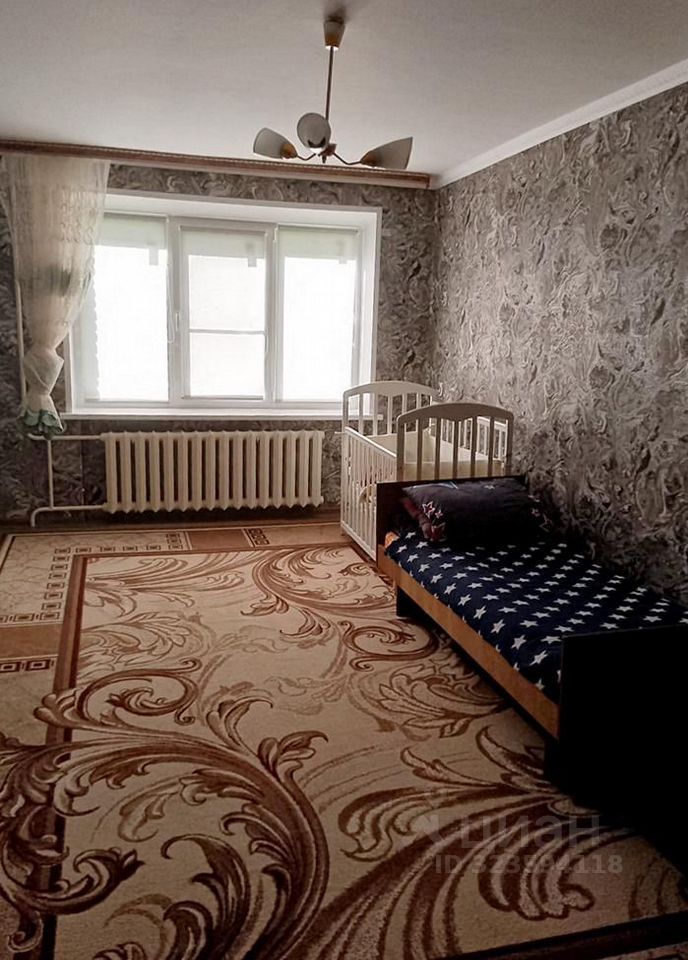 Продажа 3-комн квартиры на вторичном рынке Сланцы, улица Максима Горького, 7