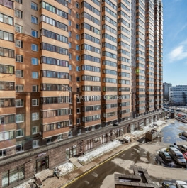 Продажа 1-комн квартиры на вторичном рынке ул Учительская,  д. 18,  к. 1