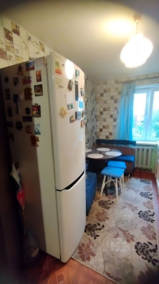 Продажа 2-комн квартиры на вторичном рынке Кириши, Волховская набережная, 28