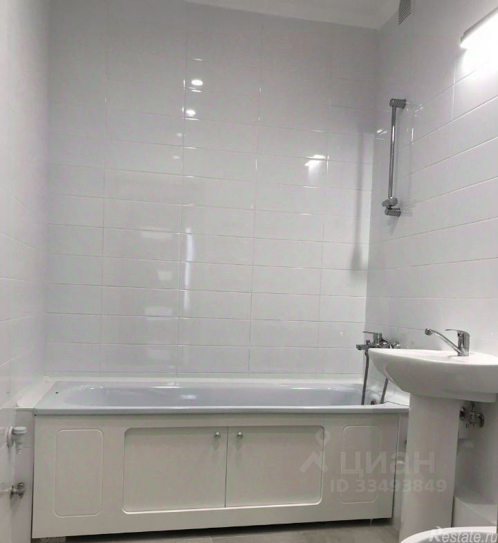 Продажа 3-комн квартиры на вторичном рынке улица Константина Федина,  д. 13