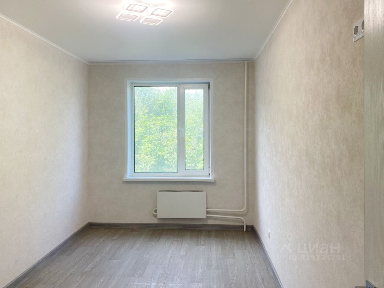 Продажа 3-комн квартиры на вторичном рынке Молдавская улица, 6