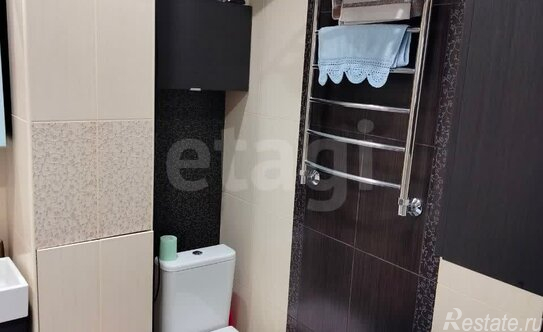 Продажа 3-комн квартиры на вторичном рынке Подольск г, Климовск мкр, Больничный проезд,  д. 2 к2