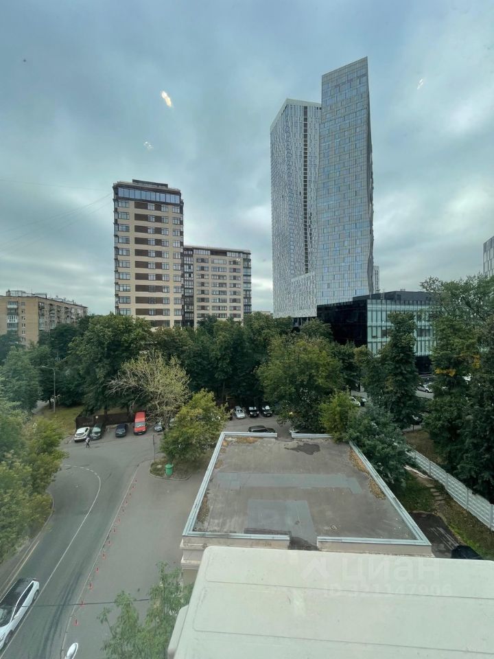 Продажа 3-комн квартиры на вторичном рынке улица Пырьева, 5А