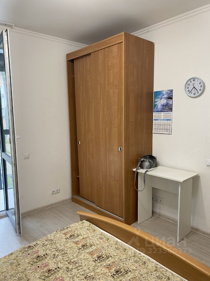 Продажа 2-комн квартиры на вторичном рынке Изумрудная улица, 34