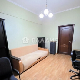 Продажа 4-комн квартиры на вторичном рынке улица Годовикова,  д. 5