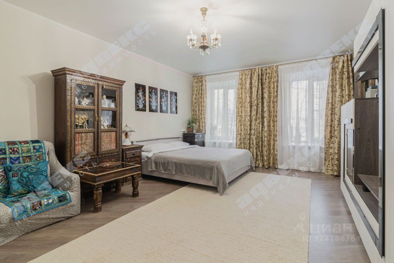 Продажа 3-комн квартиры на вторичном рынке Кондратьевский проспект, 34