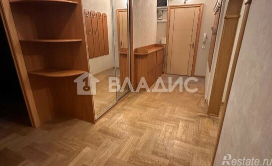 Продажа 4-комн квартиры на вторичном рынке улица Маршала Захарова,  д. 6 к3