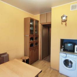 Продажа 3-комн квартиры на вторичном рынке ул Венёвская,  д. 15