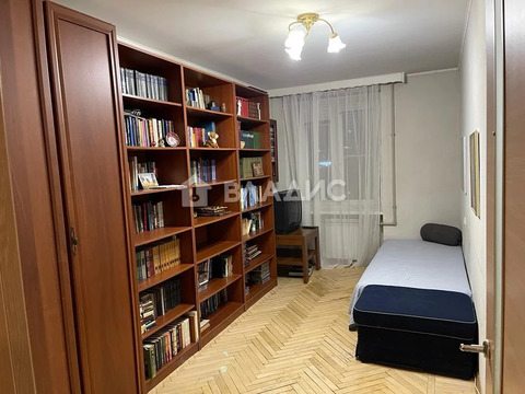 Продажа 2-комн квартиры на вторичном рынке Институтский пр-кт.,  д. 9