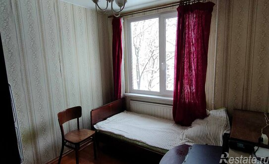 Продажа 4-комн квартиры на вторичном рынке Канонерский остров,  д. 14