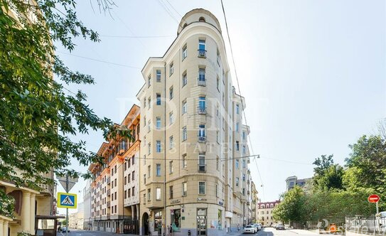 Продажа 4-комн квартиры на вторичном рынке Филипповский пер,  д. 15/5