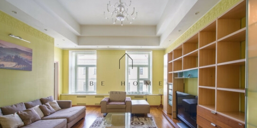 3-комн квартира Моховая улица,  д. 43