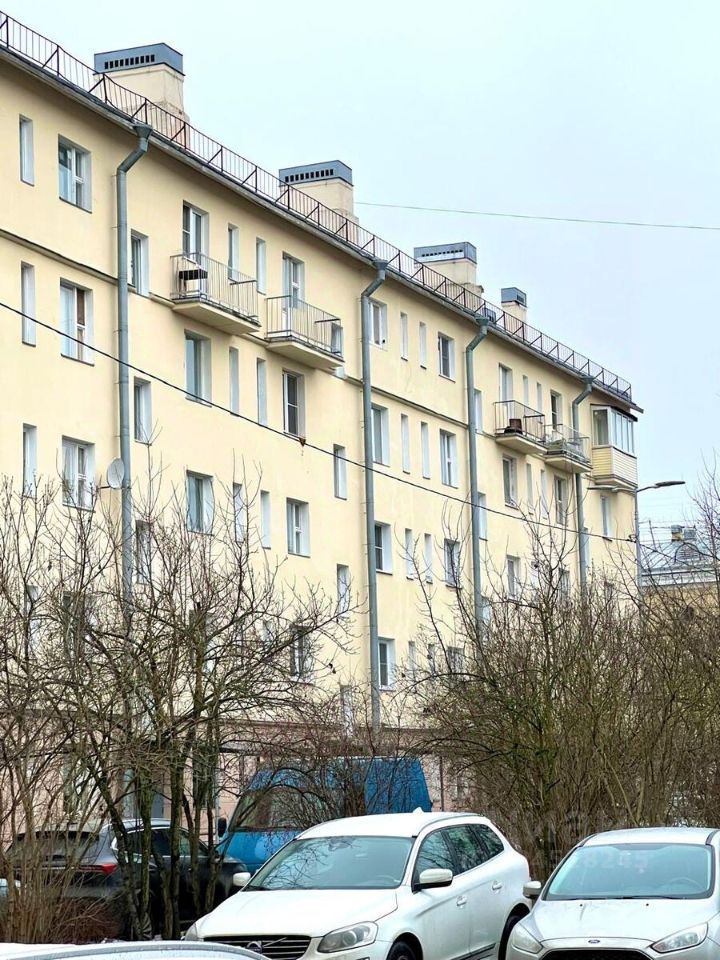 Продажа 1-комн квартиры на вторичном рынке пос. Металлострой, Пионерская улица, 4