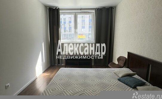 Продажа 2-комн квартиры на вторичном рынке улица Коммуны,  д. 28 к1