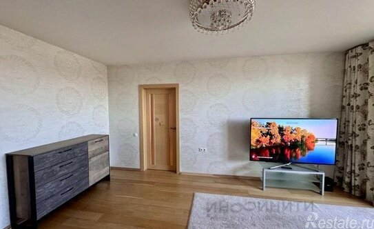 Продажа 2-комн квартиры на вторичном рынке улица Сайкина,  д. 19