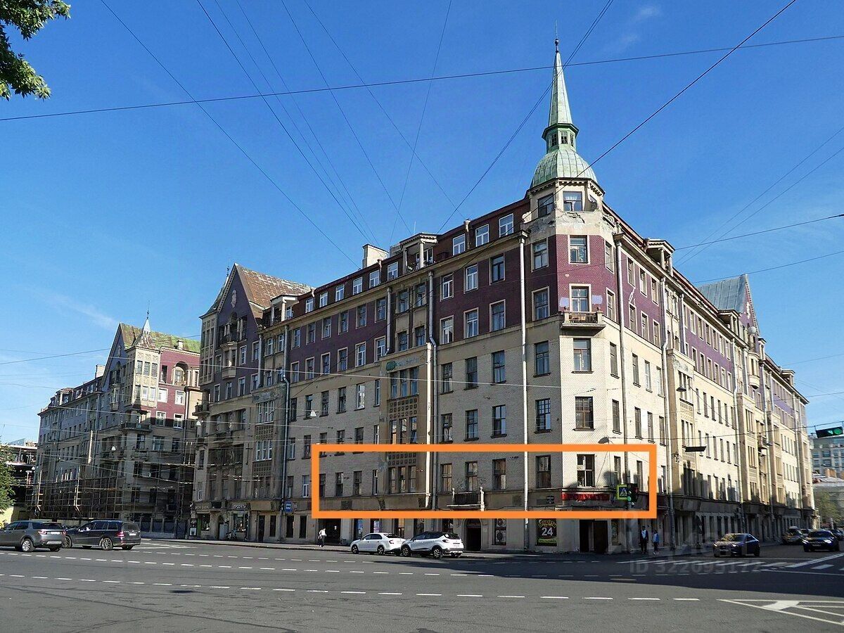 Продажа 6-комн квартиры на вторичном рынке Старорусская улица, 5/3